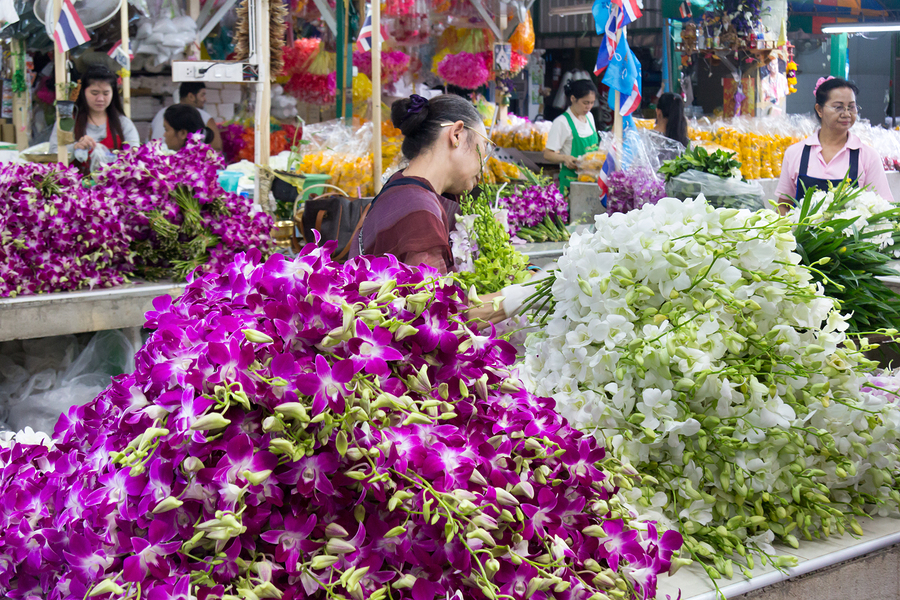 Pak Khlong Talad flower market