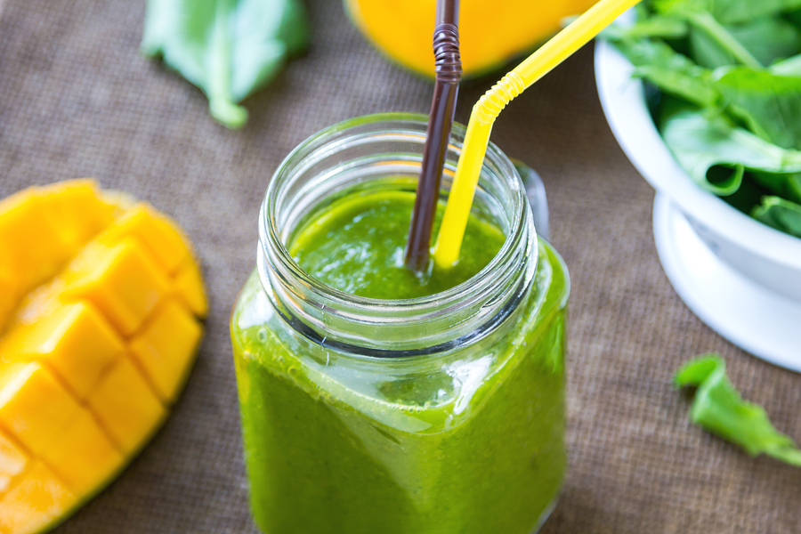 Spinach and Mango Smoothie 