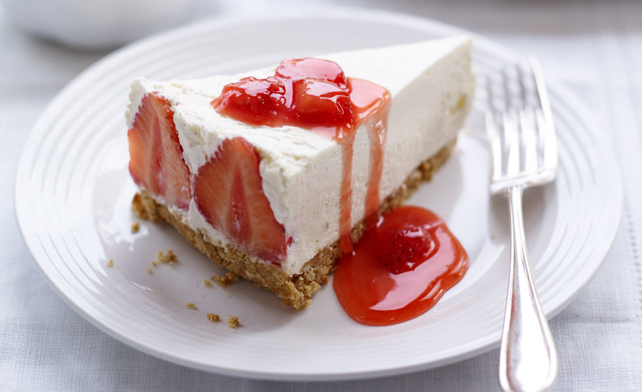 BerryWorld-Strawberries-and-Vanilla-Cheesecake,-with-a-Warm-BerryWorld-Strawberry-Compote-(1)-copy